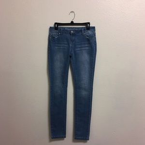 Form fitting jeans